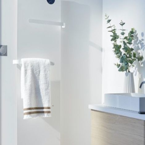 Noirot – Sèche-serviettes électrique chaleur douce 500W – Design extra plat – Connecté avec Intuis Connect – Détection d'absence et fenêtre ouverte (1/10)