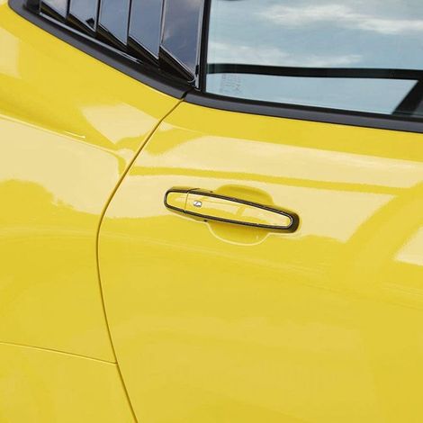 1 pair of door handle trim pieces compatible with Chevrolet Camaro 17-20. (1/5)