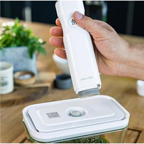 Pompe à vide Zwilling Fresh & Save – Conservation sous vide des aliments – Compacte et facile à utiliser – Pour réfrigérateur et congélateur - 368010000