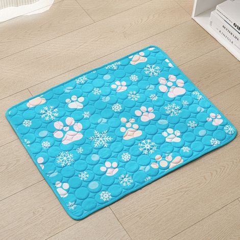 Tapis Rafraîchissant pour Chiens et Chats en Soie Glacée, Grand Tapis d'Été Antidérapant avec Motifs Pattes et Flocons, Accessoire de Refroidissement Confortable pour Animaux - Bleu
