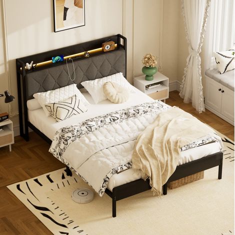 Letto matrimoniale 140 x 190 cm con testiera imbottita, LED, USB e prese, nero/grigio (1/5)
