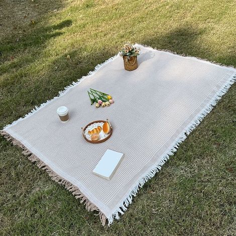 Picknickdecke, faltbare Outdoor-Decke, Picknickmatte, Strandmatte, geeignet für Campingwiesen, Strände und Grasflächen Pompon-Tischdecke zur Küchen-/Tischdekoration 35 Zoll x 82 Zoll - braun und weiß.