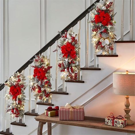 Couronne de Noël en forme de larme avec lumières - Couronne de Noël illuminée en bois de pin - Décoration de Noël pour escaliers et fenêtres - 45 x 20 cm - Rouge