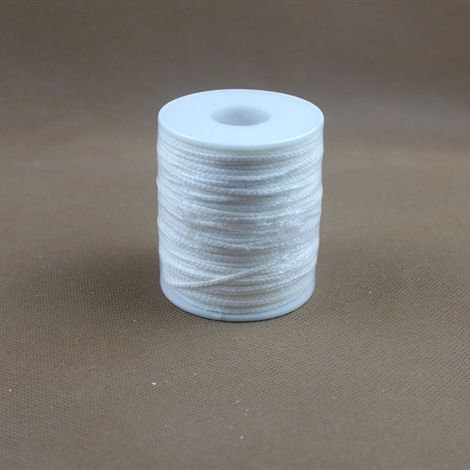 Kerzendochte werden meterweise verkauft eine Rolle enthält 61 Meter und ist weiß. (1/5)