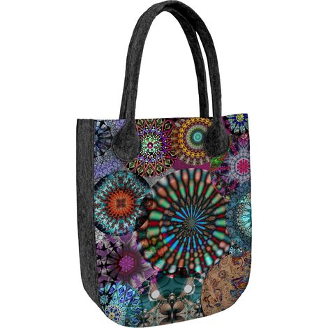 Borsa shopper da donna in feltro antracite, stampa Carousel, realizzata in feltro ecologico, con cerniera, adatta per formati A4, capacità di carico fino a 10 kg, produzione polacca, design Arco. (1/5)