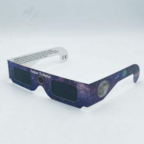 Catherine – Lunettes de protection pour éclipse solaire certifiées CE – Lot de 5 paires – Monture en carton galaxie – Filtres optiques professionnels