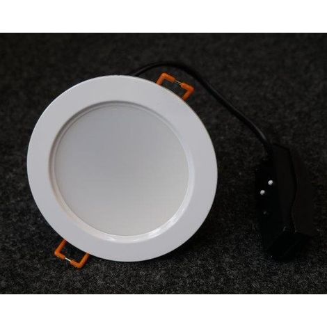 Spot encastré LED 9W blanc fixe Ø 108x63mm CCT variable 3000-6000K alim 230V dimmable étanche IP44