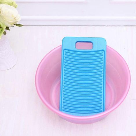 Mini planche à laver en plastique pour enfants, idéale pour laver le linge des t-shirts et autres vêtements (bleu). (1/5)
