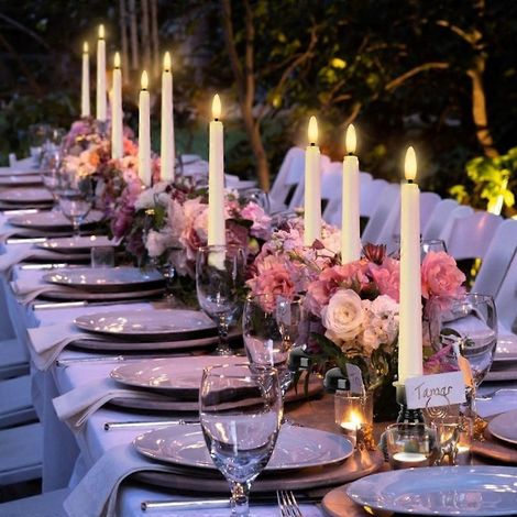 Lot de 5 bougies LED coniques sans flamme pour la décoration de table, d'anniversaire ou de fête. (1/4)