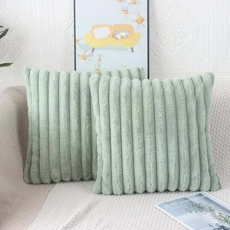 Housses de coussin vert sauge 45 x 45 cm Housses de coussin en fausse fourrure moelleuse Lot de 2 housses d'oreiller Taies d'oreiller en peluche douce pour canapé-lit Housse de coussin (1/4)