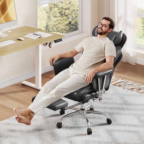 Fauteuil de direction ergonomique, en cuir PU, avec repose-pieds télescopique, réglage en hauteur, soutien lombaire intégré et dossier inclinable à 145° pour une utilisation au bureau. Couleur : noir. (1/5)