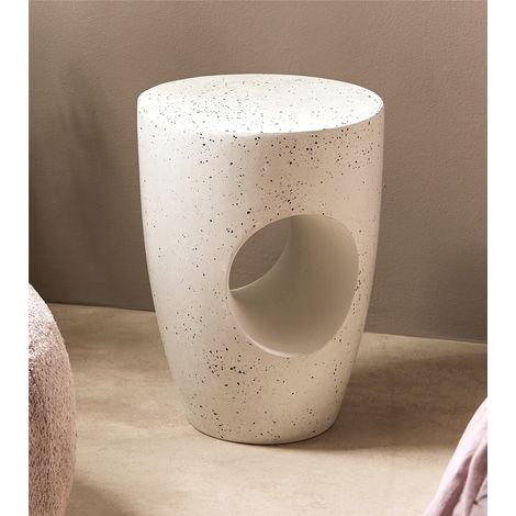 Beistelltisch mit Löchern in Terrazzo-Imitation, 47 cm, 37 cm breit x 47 cm hoch (1/3)