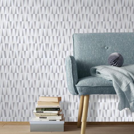 Papier peint motif triangle gris & beige clair | Tapisserie géométrique salon tendance | Papier peint intissé géométrique chic (1/3)