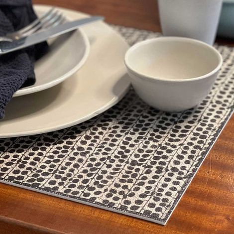 Set de Table en vinyle souple Beija Flor Poppy coloris noir (1/2)