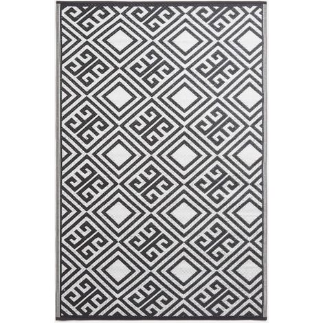 HOMESCAPES Black and White Geometric Design Reversible Outdoor Rug