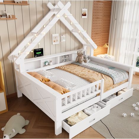 Letto a casetta per bambini 140 x 200 cm con LED, ripiani e 2 cassetti, bianco DESVIAE (1/4)