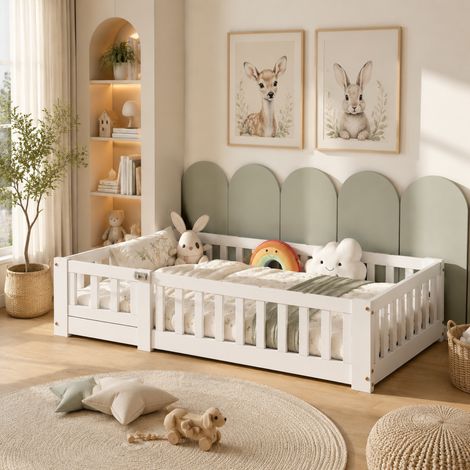Lit bébé 120x200 cm en pin massif avec barrière de sécurité, finition blanche