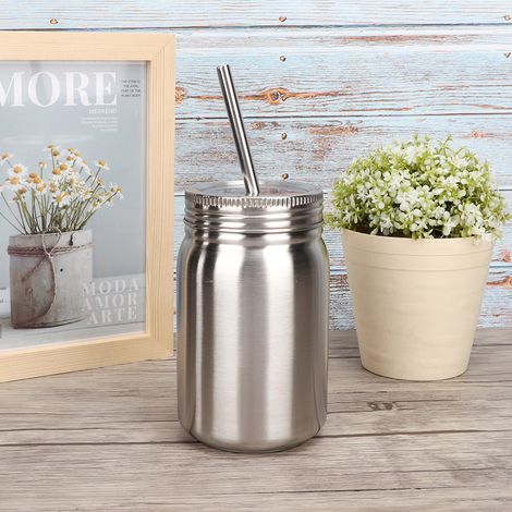 Gourde isotherme de 700 ml en acier inoxydable avec couvercle et paille, idéale pour une utilisation domestique ou en extérieur. (1/5)