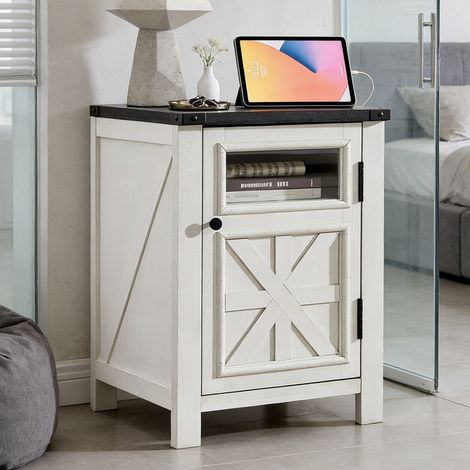 Commode Table d'Appoint Style Farmhouse avec Station de Charge, Table de Chevet Rustique à Porte de Grange & Étagère Réglable, Table Latérale en Bois avec Rangement 3 Niveaux - Panneau de Particules B (1/5)