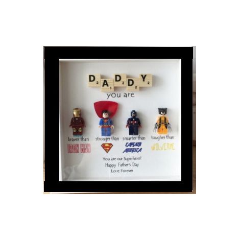 Schreibtischdeko im Superhelden-Design, kreatives Geburtstagsgeschenk, handgefertigte Schreibtischdeko, schwarzer Rahmen, vier Minifiguren A (1/5)