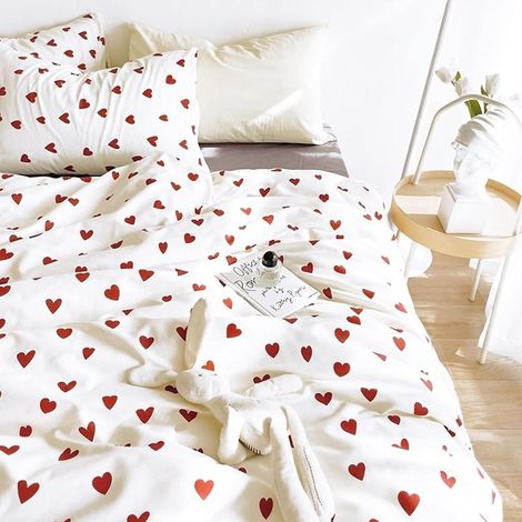 Housse de couette cœur 200x230 cm rouge avec 2 taies d'oreiller 48x74 cm – Microfibre douce et respirante – Housse 2 personnes avec zip (1/5)