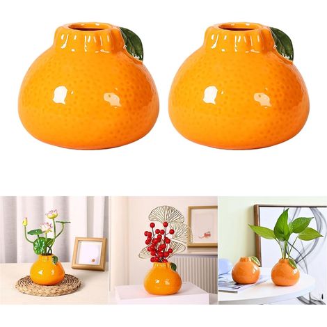 Un ensemble de deux petits vases/ornements en céramique exquis sur le thème des fruits, convenant à la décoration intérieure ou comme cadeau. (1/5)