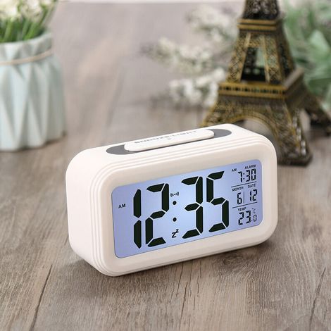 Réveil Digital Réveil Matin, Horloge Numérique Réveil à Pile Silencieux pour Enfants Adultes Grand écran LED Température Calendrier, Réveil de Voyage avec Veilleuse Snooze Fonction, blanc (1/5)