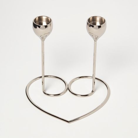 HOMESCAPES Dual Brass Heart Dinner Candle Holder – Polished Silver (1/5)