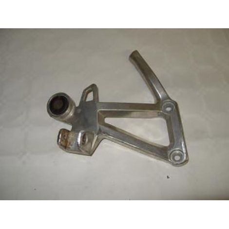 [PRODUIT D'OCCASION] Platine de repose pied passager droit origine pour moto Yamaha