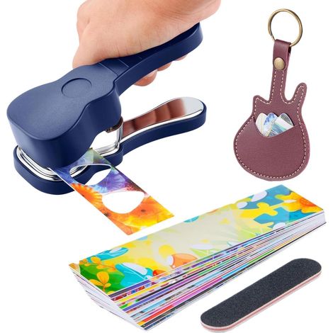 Perforadora de púas de guitarra, cortador de púas con tiras para púas, lijadora y llavero de cuero, para músicos, gamers, niños y adolescentes en cumpleaños. (1/5)