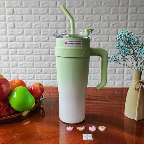Mug isotherme de voiture en acier inoxydable 1250 ml avec paille, idéal pour les voyages et les activités de plein air. Coloris vert dégradé. (1/5)