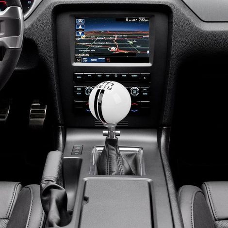 Pommeau de boîte manuelle racing Shelby GT500 style sphérique 6 vitesses métal blanc/noir avec 3 adaptateurs (57x57x62mm) (1/5)
