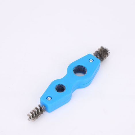 Brosse métallique 4 en 1 pour bornes de batterie de voiture, pour un nettoyage efficace et l'élimination de la rouille (1/3)