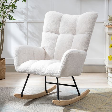 Poltrona a dondolo in tessuto teddy bianco con tasca, base in legno e struttura in metallo, OKWISH (1/5)