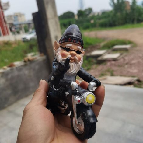 Garden Gnome - Resin Outdoor Decoration Statue - Waterproof Sunproof Lawn Garden Ornament - 13 x 6 x 13.3 cm - 1 Piece (1/4)