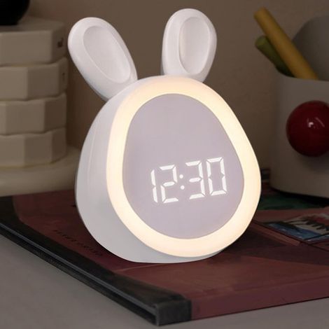 Réveil numérique à double alarme – Volume et luminosité réglables – Écran LED multicolore avec veilleuse – Fonction snooze et sauvegarde de la mémoire – Noir (1/5)