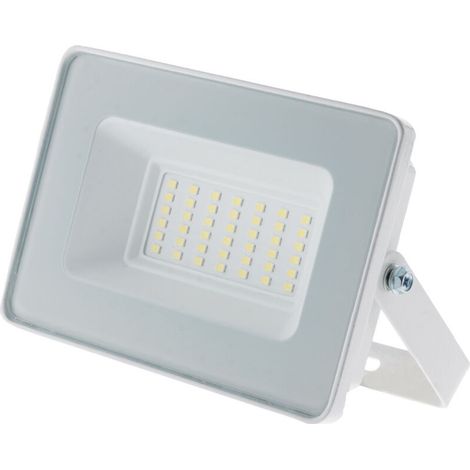 Zenitech – Projecteur LED de chantier étanche 30W 3000lm IP65 6500K – Éclairage puissant pour chantiers humides – Durée de vie 25 000 heures (1/2)