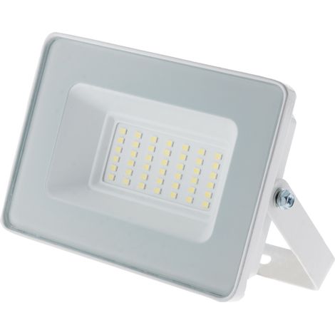 Zenitech – Projecteur LED de chantier étanche 30W 3000lm IP65 6500K – Éclairage puissant pour chantiers humides – Classe énergétique A+ (1/2)