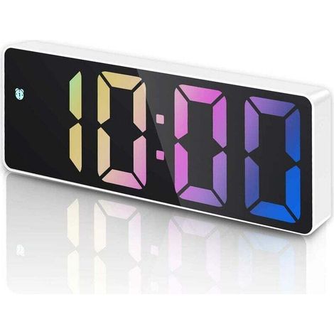 YMYNY Réveil Matin Numérique avec Fonction Snooze avec Écran LED Affiche Température et Date, Commande Vocale, Alimenté par USB/Batterie, Boîtier Blanc et Chiffres Colorés