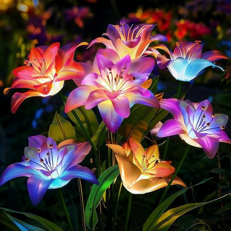 terrasse ou patio. – Lot de 4 bornes solaires de jardin résistants à l'eau avec fleurs solaires en (1/5)