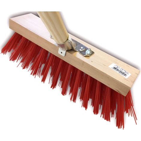 Balai de cantonnier manché  Longueur 32 cm  Piste Extérieur  Garnissage brosse PVC rouge  Douille métal boulonnée Ø 28 mm  Manche bois 1,40 mètre  Kibros 2630BM (1/5)