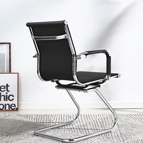 Lot de 10 chaises de bureau noires en similicuir avec dossier ergonomique et base luge pour salle de réunion, bureau et accueil (1/5)