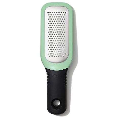 Grattugia OXO con impugnatura ergonomica per zenzero e aglio, colore verde. (1/4)