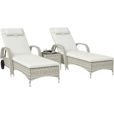 Lot de 2 transats bains de soleil : matelas, têtière, inclinaison réglable roulettes + table basse verre trempé crème