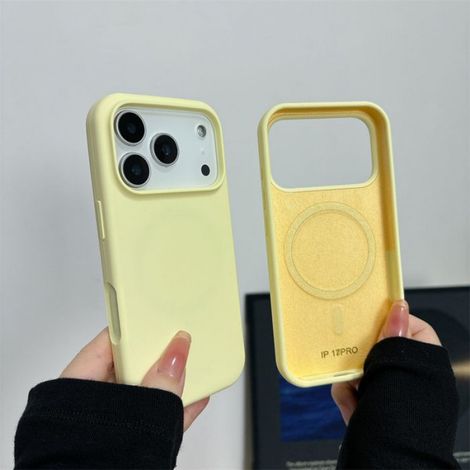 Coque Magnétique - iPhone 17 Pro - Silicone Liquide - Compatible Magsafe - Jaune - 1 Pièce (1/5)