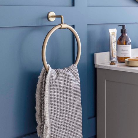 Novello Antique Brass Bathroom Towel Ring Holder Wall Mounted Metal Iron Gold (1/3)