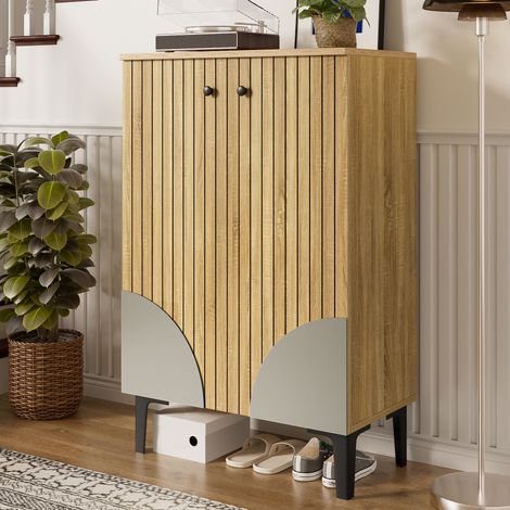 Schuhschrank aus MDF und Spanplatte in Natur, mit Türen, 60 x 32 x 94 cm, Regalfächer und schwarze PVC-Füße