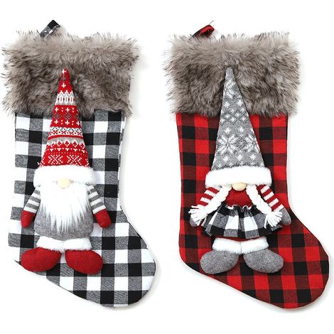 2 décorations de Noël : poupée 3D, chaussettes de Noël à carreaux, cadeaux à suspendre au sapin, sachets de bonbons. (1/5)