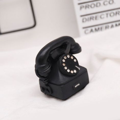Téléphone rétro miniature européen en résine, décoration vintage pour salon, buffet, étagère, avec appareil photo ancien, lot de 2 pièces. (1/3)
