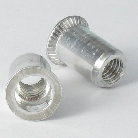 Ecrou aveugle Acier zingué M8 11X17 Cannelé - 30 pièces